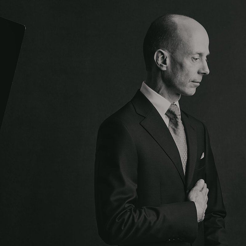 Künstlerisches Schwarz-Weiß-Porträt im Profil – charakterstark aufgenommen in Deinem Fotostudio in Freising